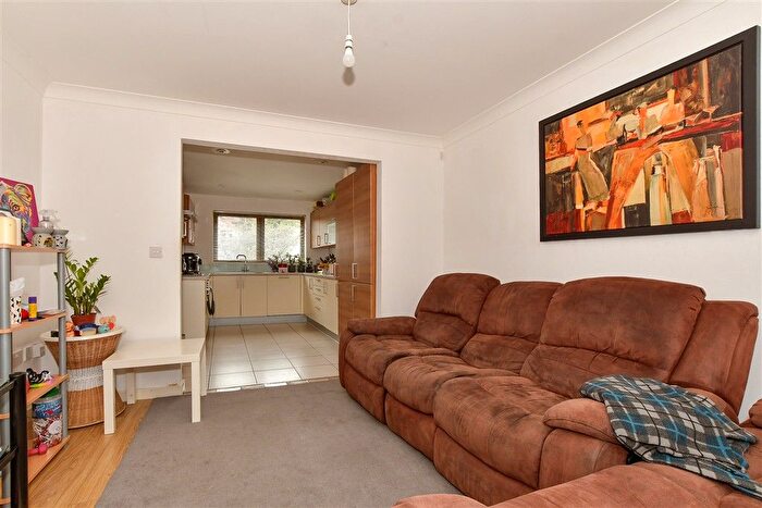 4 Bedroom Town House For Sale In Delrogue Road, Crawley, West Sussex, RH11