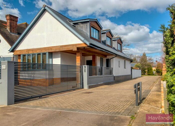 3 Bedroom Detached House To Rent In Green Dragon Lane, Winchmore Hill, N21