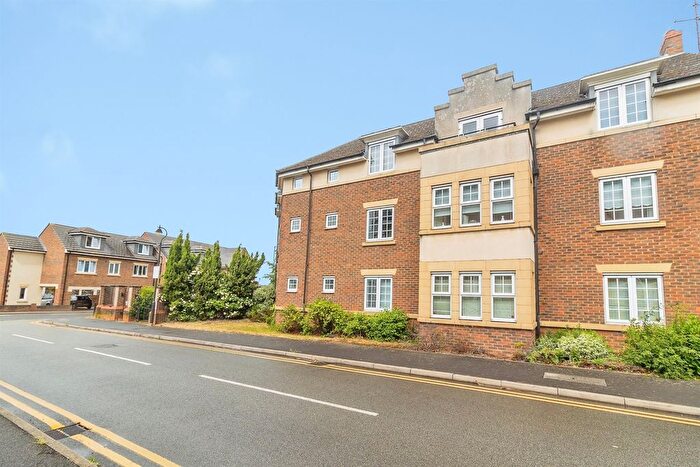 2 Bedroom Flat For Sale In The Hawthorns, Flitwick, Bedford, MK45
