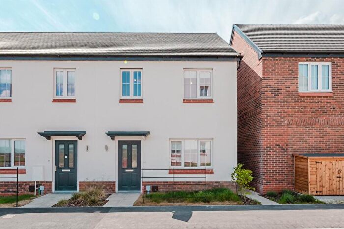 3 Bedroom Terraced House To Rent In Fairham, Nottingham, NG11