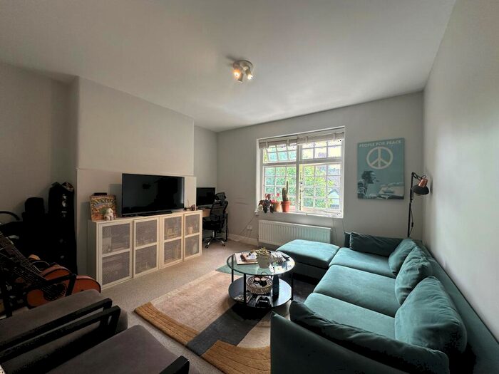1 Bedroom Apartment To Rent In Merrow Street, London, SE17