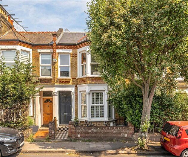 2 Bedroom Flat For Sale In St. Asaph Road, Brockley, SE4