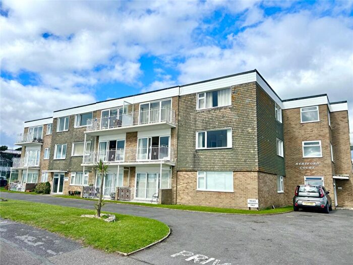 2 Bedroom Apartment For Sale In Wharncliffe Road, Highcliffe On Sea, Christchurch, Dorset, BH23