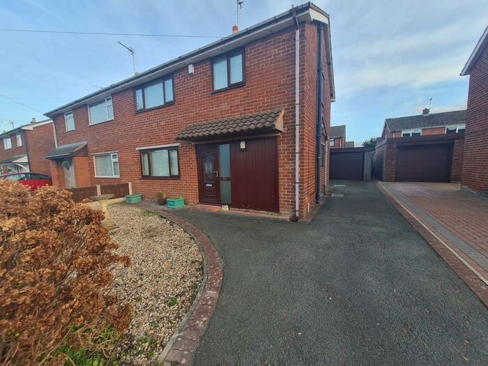 3 Bedroom House To Rent In Woodlands Close, CH7