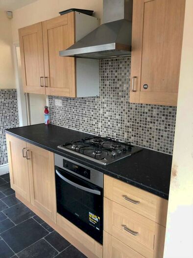 4 Bedroom Semi-Detached House To Rent In Harcombe Road, Withington, M20