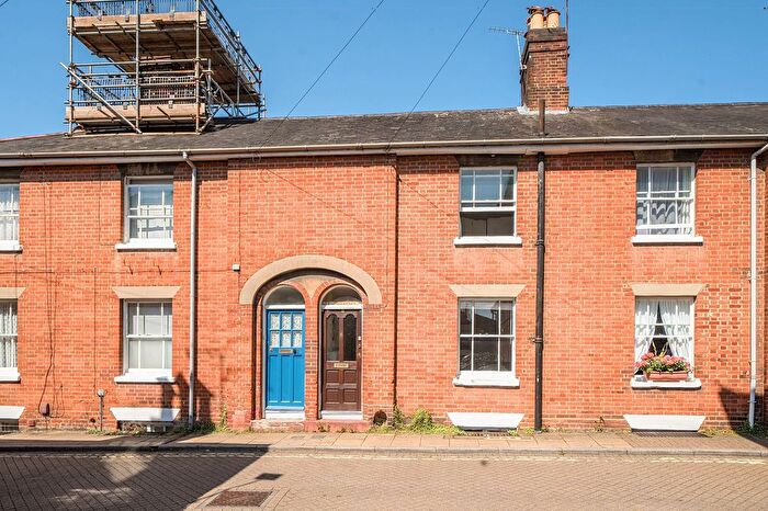 3 Bedroom Terraced House To Rent In Staple Gardens, Winchester, SO23