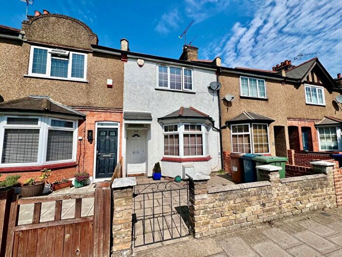 2 Bedroom Terraced House To Rent In Pinner Green, Pinner, HA5