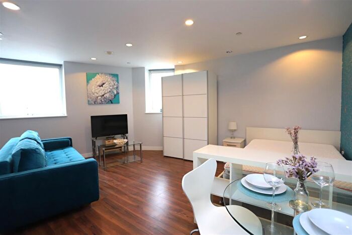 1 Bedroom Flat To Rent In The Heart, Mediacity Uk, M50