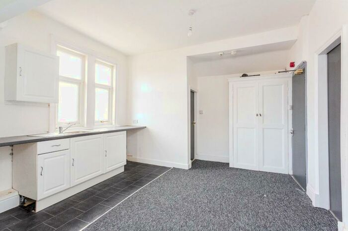 1 Bedroom Apartment To Rent In Holmfield Road, Blackpool, Lancashire, FY2