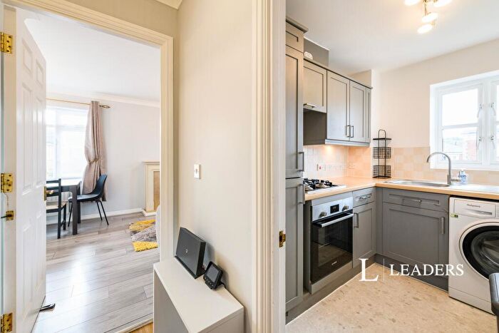 2 Bedroom Apartment To Rent In Talfourd Way, Redhill, RH1