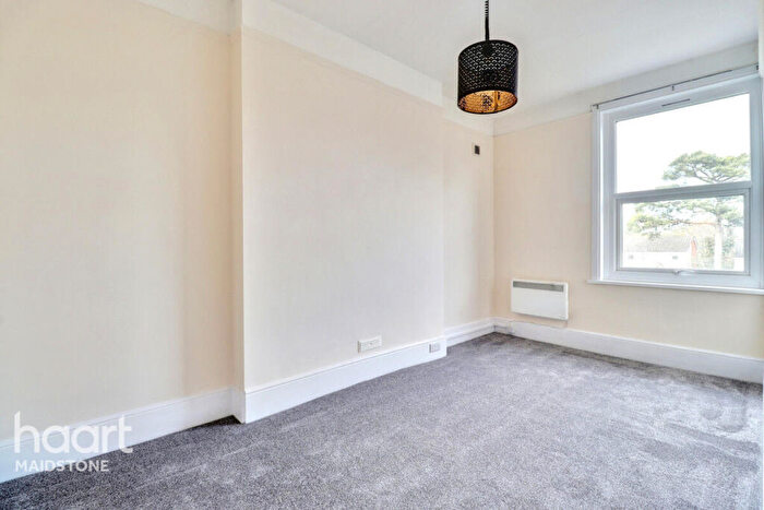 1 Bedroom Apartment For Sale In Buckland Hill, Maidstone, ME16