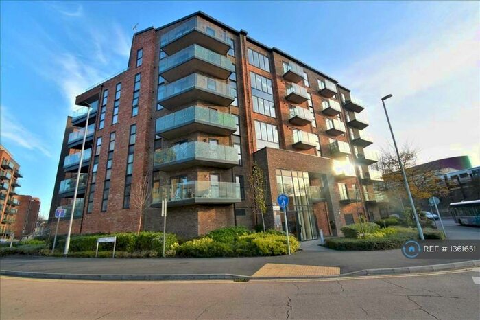 3 Bedroom Flat To Rent In Mill Pond Road, Dartford, DA1