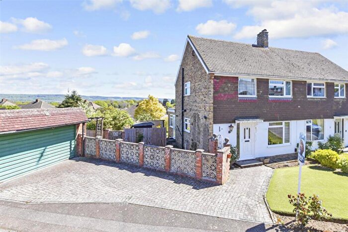 3 Bedroom Semi-Detached House For Sale In The Ferns, Larkfield, Aylesford, Kent, ME20