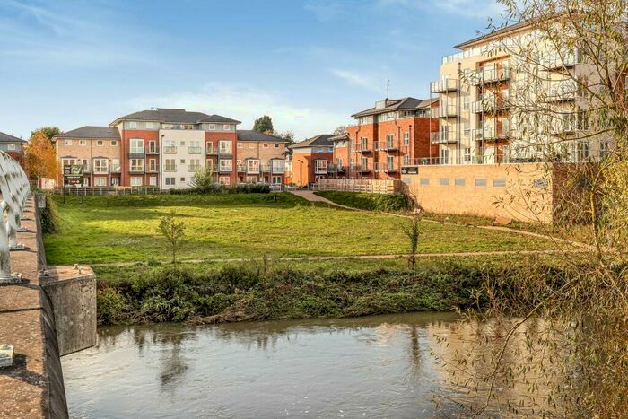 2 Bedroom Apartment To Rent In Trent Place, Warwick, CV34