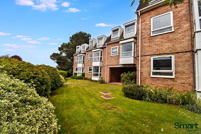 2 Bedroom Flat For Sale In Rosemont Court, Church Road, Alphington, Exeter, EX2