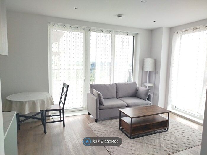 1 Bedroom Flat To Rent In Greenleaf Walk, Southall, UB1