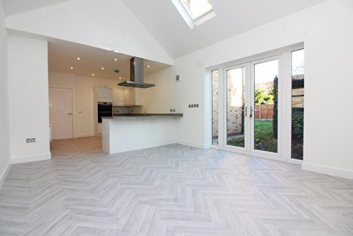 3 Bedroom Detached House For Sale In Regent Street, Stotfold, Hitchin, SG5