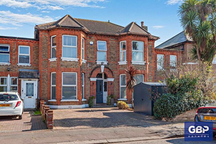 5 Bedroom Terraced House For Sale In Broomhill Road, Ilford, IG3