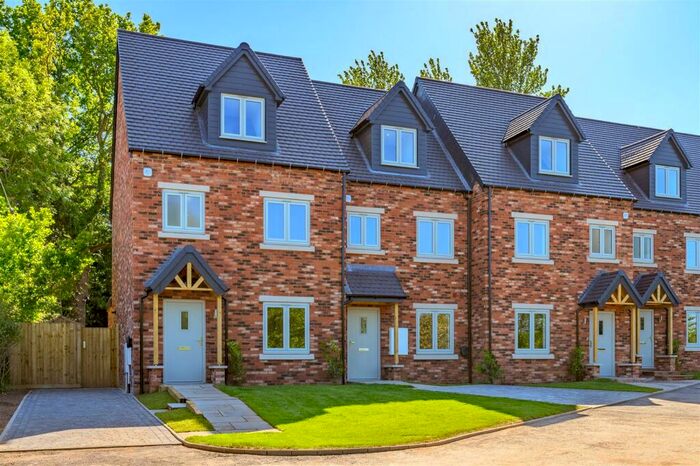 4 Bedroom Terraced House To Rent In Lakeside View, Alcester Road, Wythall, B47