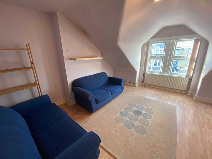 1 Bedroom Flat To Rent In Regents Park Road, London, N3
