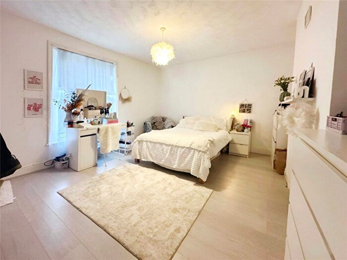 5 Bedroom Terraced House To Rent In Harborough Road, Southampton, Hampshire, SO15