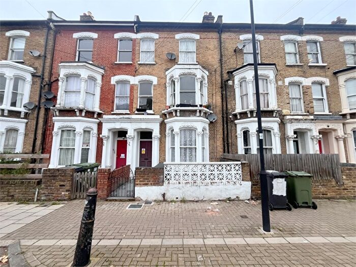 1 Bedroom Flat To Rent In Kellett Road, Brixton, London., SW2
