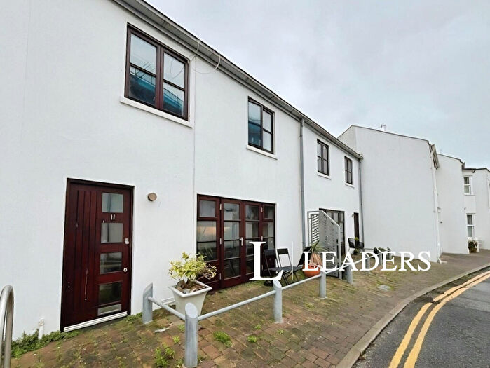 2 Bedroom Terraced House To Rent In Medina Place, Hove, BN3