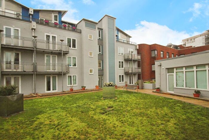 1 Bedroom Apartment To Rent In Sanford Street, Swindon, SN1