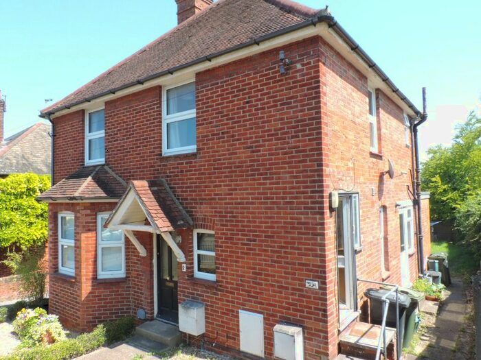 3 Bedroom Maisonette To Rent In Bray Rd, Guildford GU2