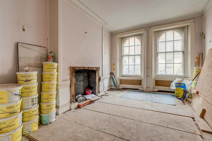 5 Bedroom Property For Sale In Chapel Street, London, SW1X