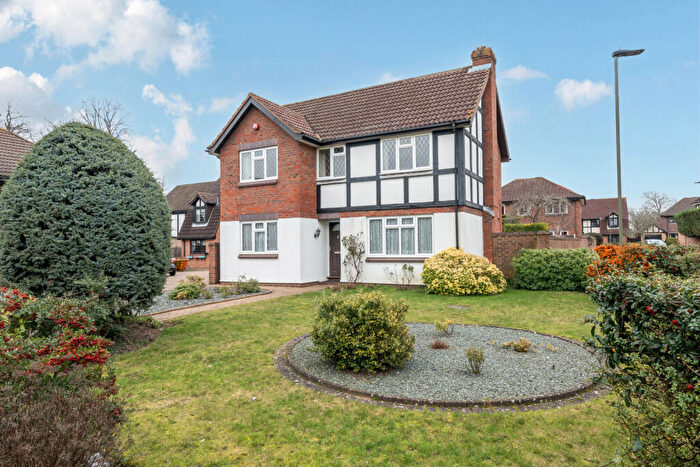 4 Bedroom Detached House For Sale In Westcott Close, Bromley, BR1