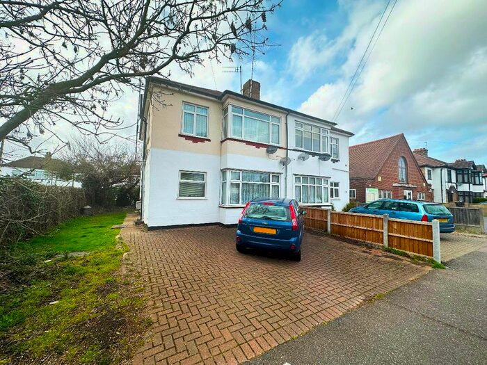 2 Bedroom Maisonette To Rent In Ardleigh Green Road, Hornchurch, RM11