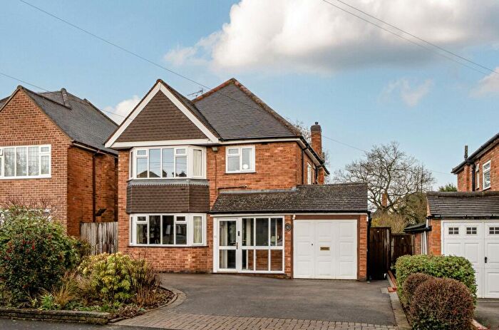 3 Bedroom Detached House For Sale In Cambridge Avenue - Rare Detached Home In Prime Solihull Location, B91