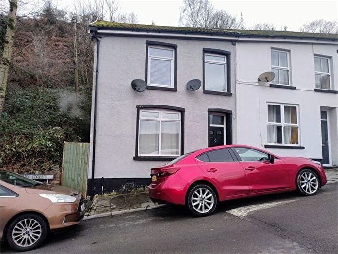 3 Bedroom End Of Terrace House To Rent In Parry Street, Tylorstown, Rct., CF43