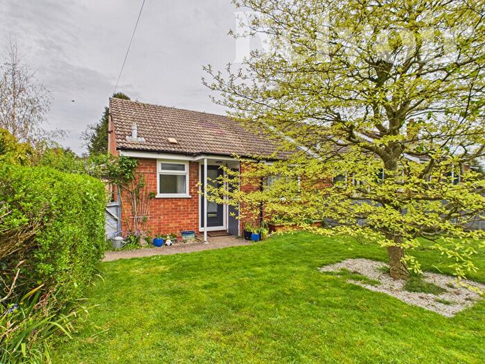 1 Bedroom Bungalow For Sale In Little Hoddington Close, Upton Grey, RG25