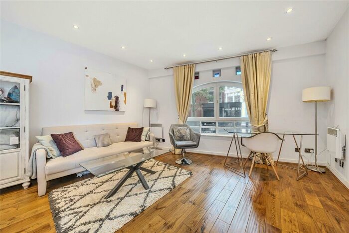 2 Bedroom Apartment To Rent In Rosebery Court, Clerkenwell, London, EC1R
