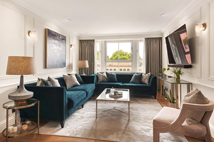 3 Bedroom Flat For Sale In Wrights Lane, London, W8