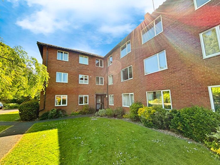 2 Bedroom Flat To Rent In Park Court, Old London Road, Patcham, BN1