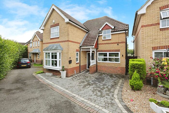 3 Bedroom Detached House For Sale In Dunnock Road, Ashford, TN25