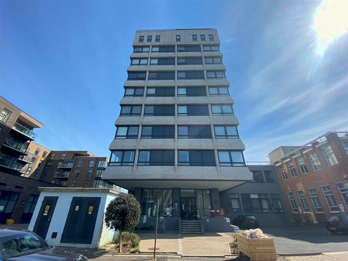 2 Bedroom Flat To Rent In Skyline Apartments, The Causeway, Goring-By-Sea, Worthing, BN12