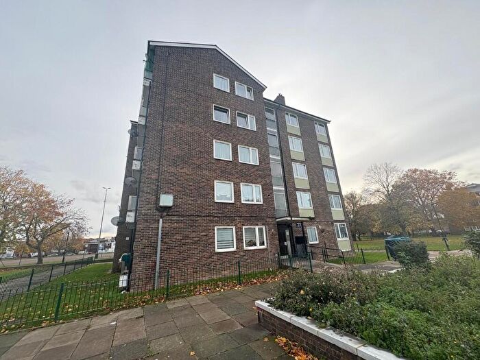 2 Bedroom Flat For Sale In Panfield Road, London, SE2