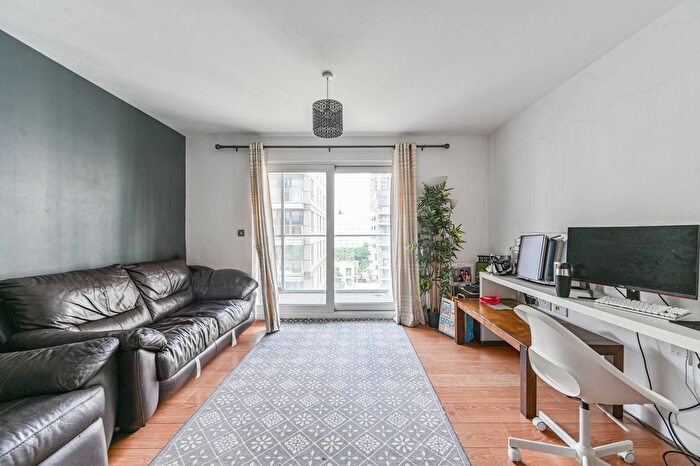 1 Bedroom Flat To Rent In Barge Walk, Greenwich, London, SE10