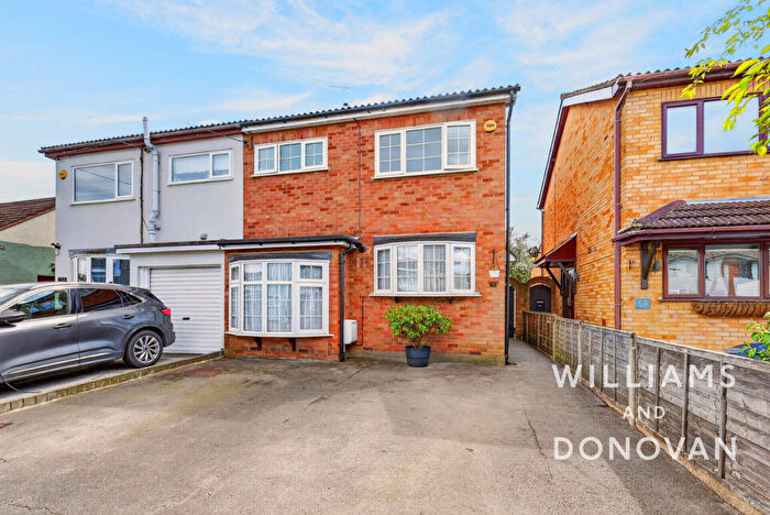 3 Bedroom Semi Detached House For Sale In Eversley Road, Benfleet, SS7
