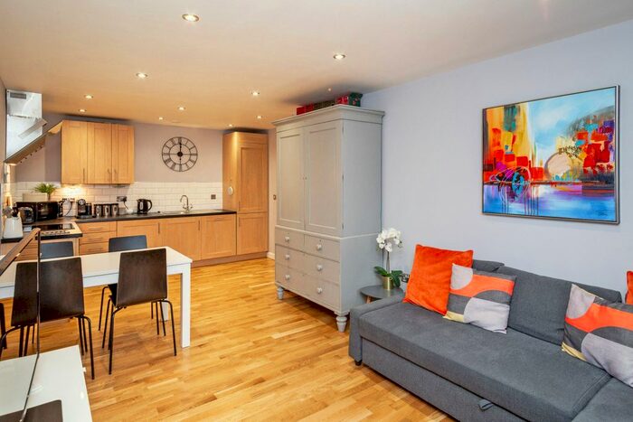 2 Bedroom Flat To Rent In Skeldergate, York YO1