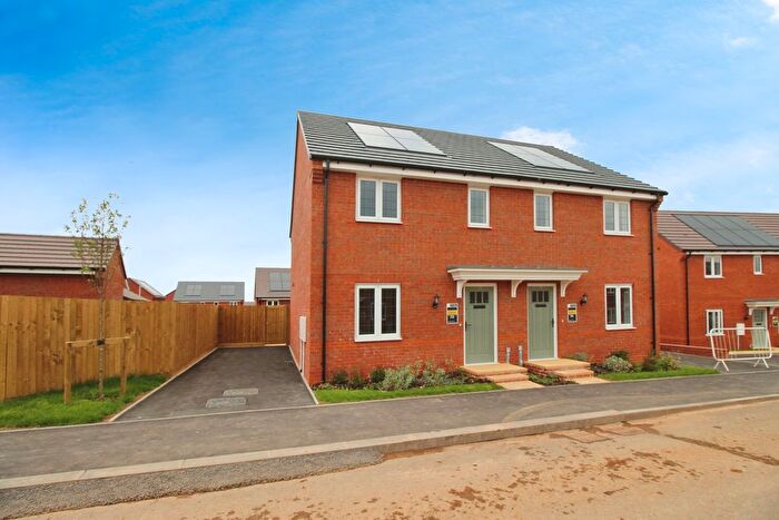 3 Bedroom Semi-Detached House For Sale In Parsley Drive, Warwick, CV34