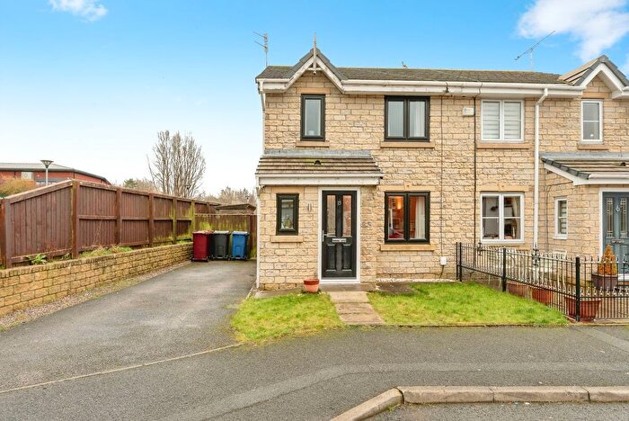 4 Bedroom Semi Detached House For Sale In Darnley Street, Burnley, Lancashire, BB10