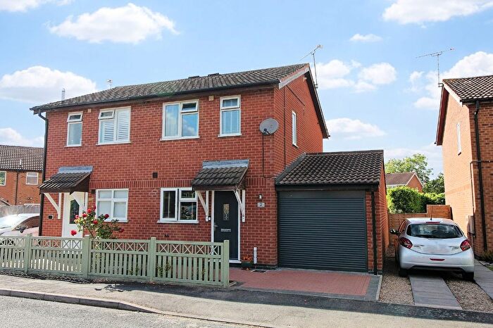 2 Bedroom Semi Detached House For Sale In Mablowe Field, Wigston, LE18