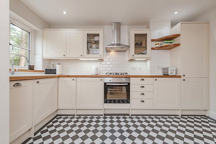 2 Bedroom Terraced House For Sale In Hookwood Park, Oxted, RH8