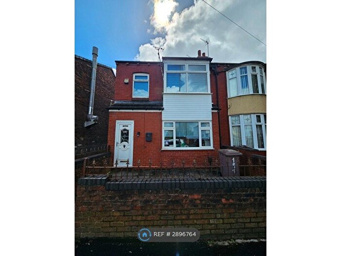 2 Bedroom Flat To Rent In Knowsley Road, St Helens, WA10