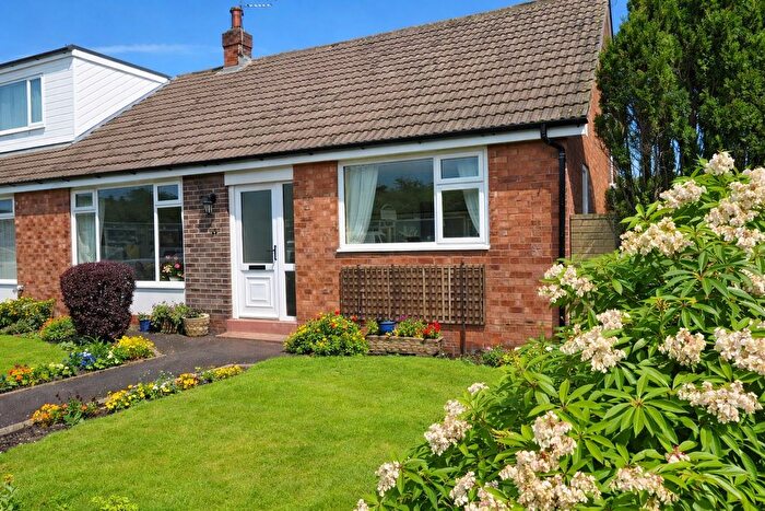 2 Bedroom Bungalow To Rent In Rutland Avenue, Freckleton, PR4